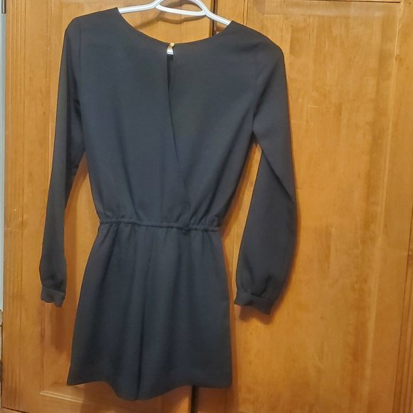 Aritzia Wilfred, black romper shorts XXS - Picture 2 of 9